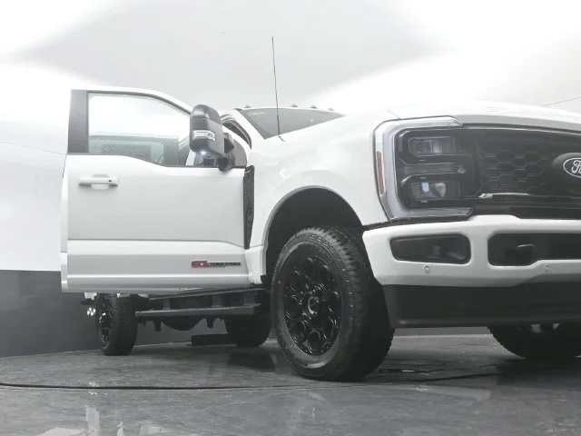 New 2027 Star White Metallic Tri-Coat Ford F-350® Lariat® image 35