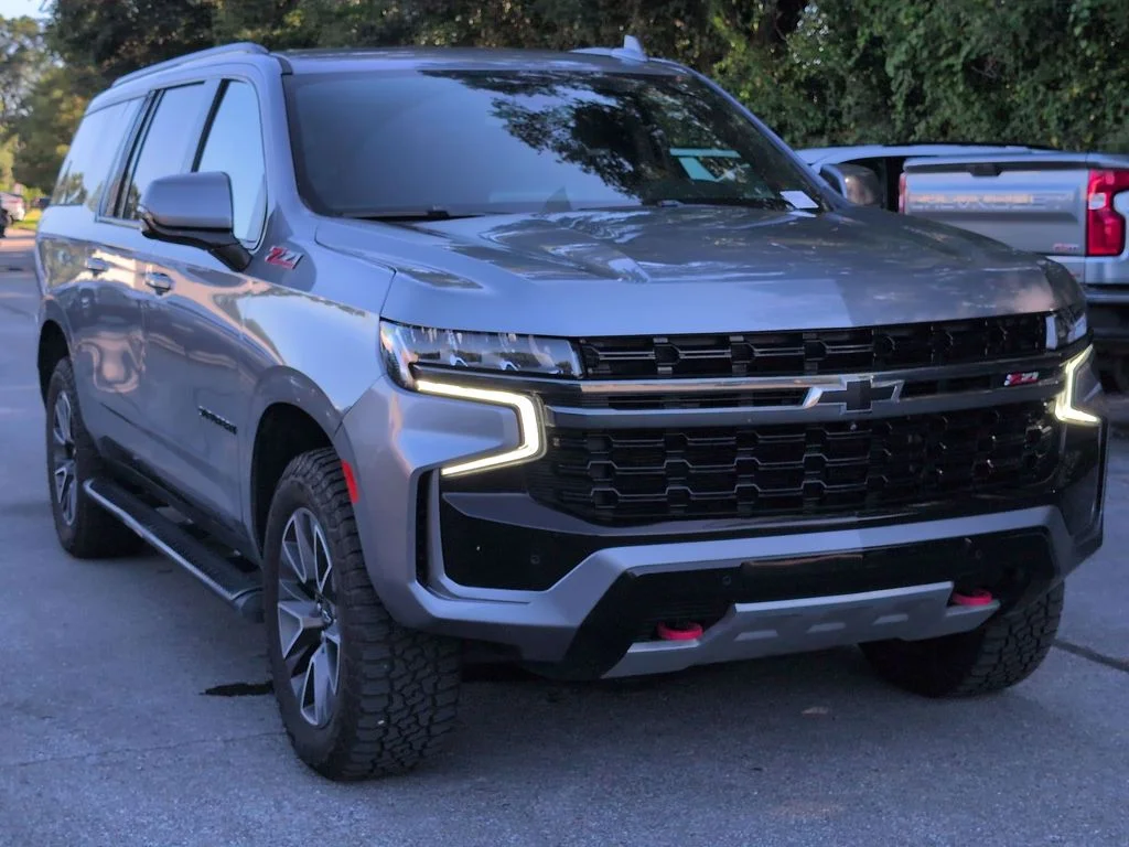 Used 2022 Gray Chevrolet Z71 image 11
