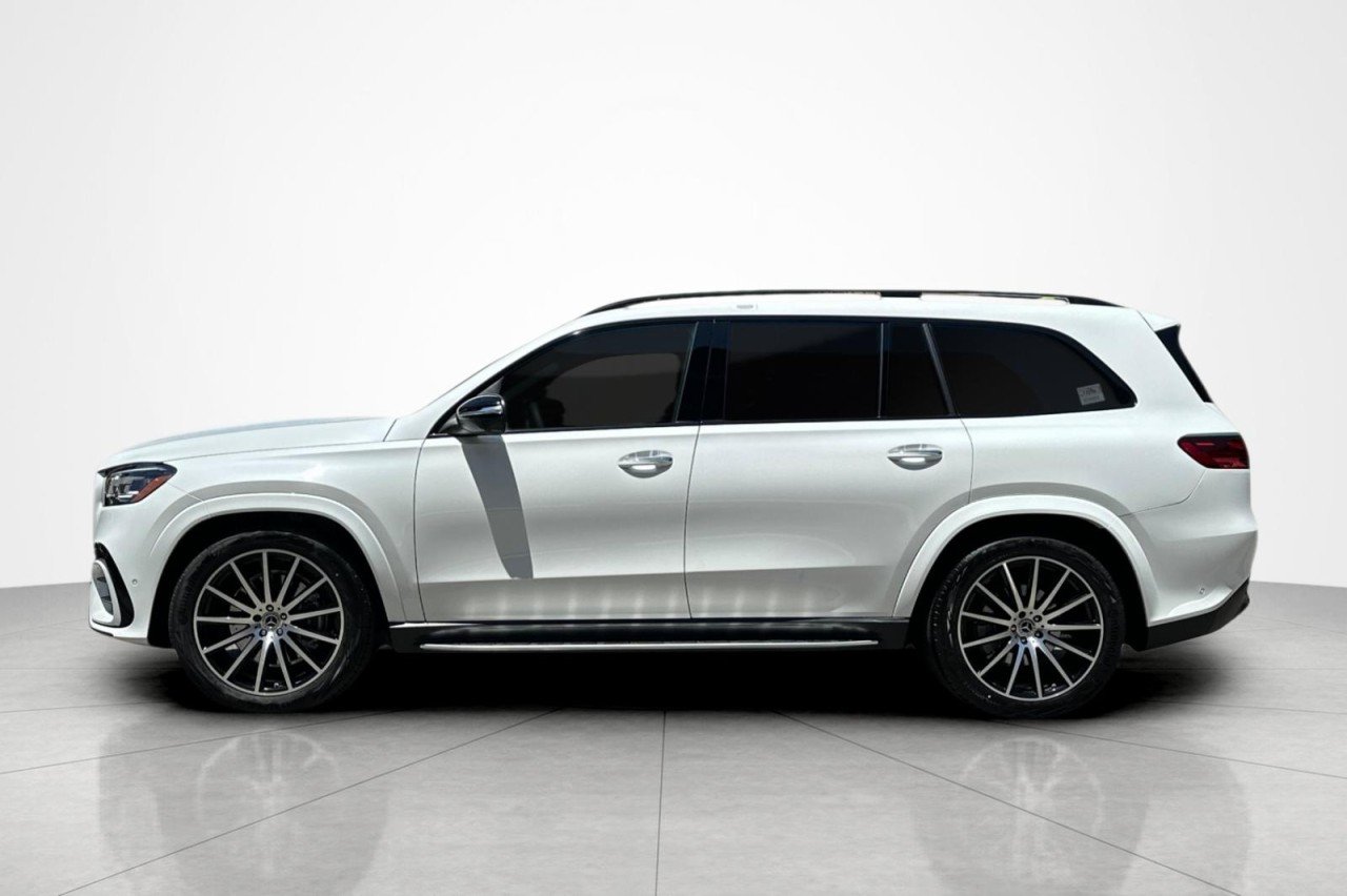 New 2026 MANUFAKTUR Moonlight White Metallic Mercedes-Benz GLS 580 4MATIC® SUV image 2
