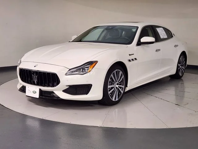 2022 Maserati Quattroporte Modena's photo