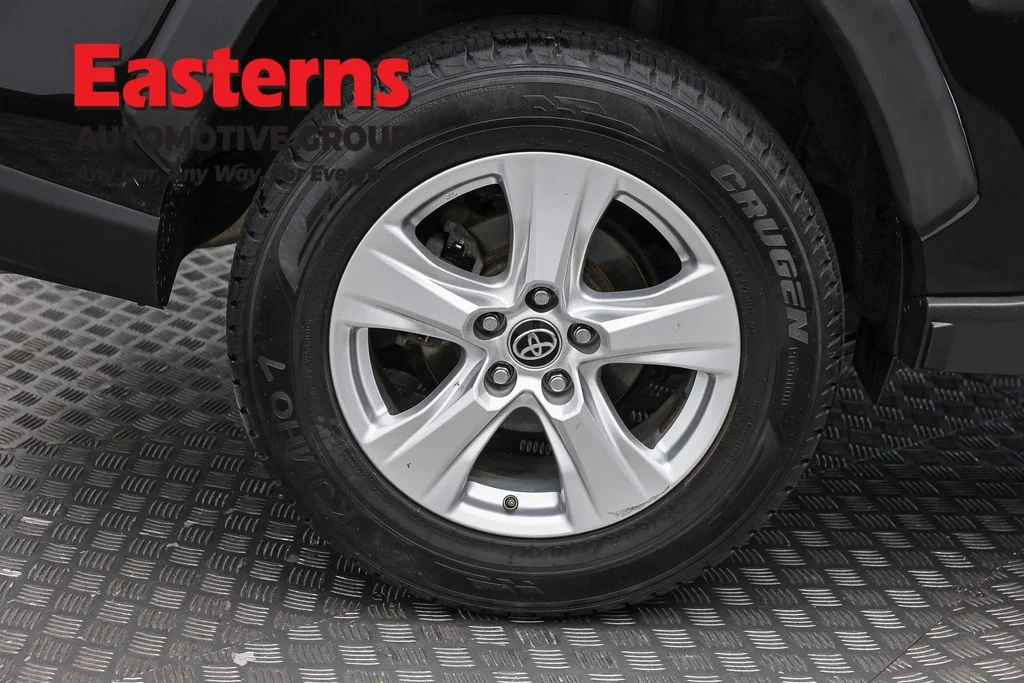 Used 2021 Black Toyota XLE image 29