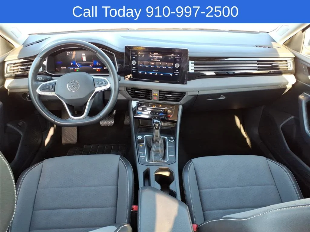 Used 2025 Silver Volkswagen SE image 25