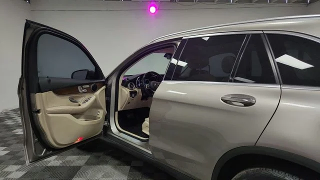 2021 Mercedes-Benz GLC GLC300 - Photo 18