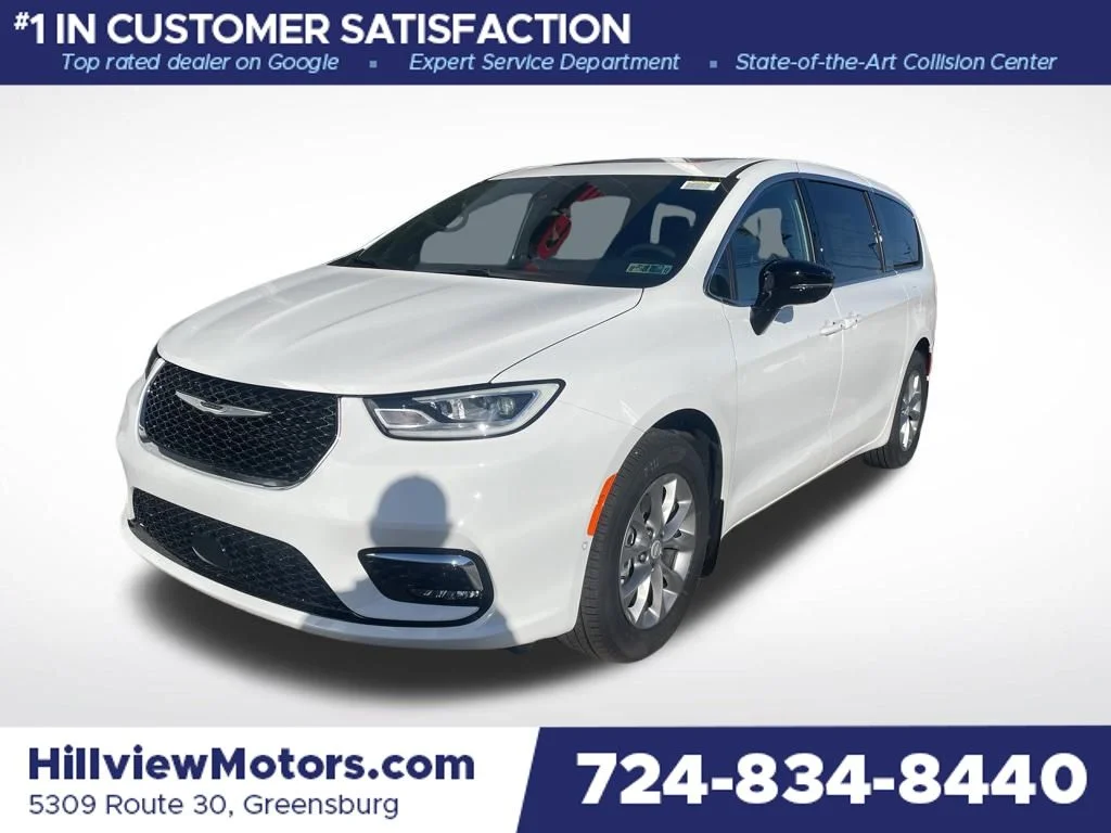 2026 Chrysler Pacifica Limited's photo
