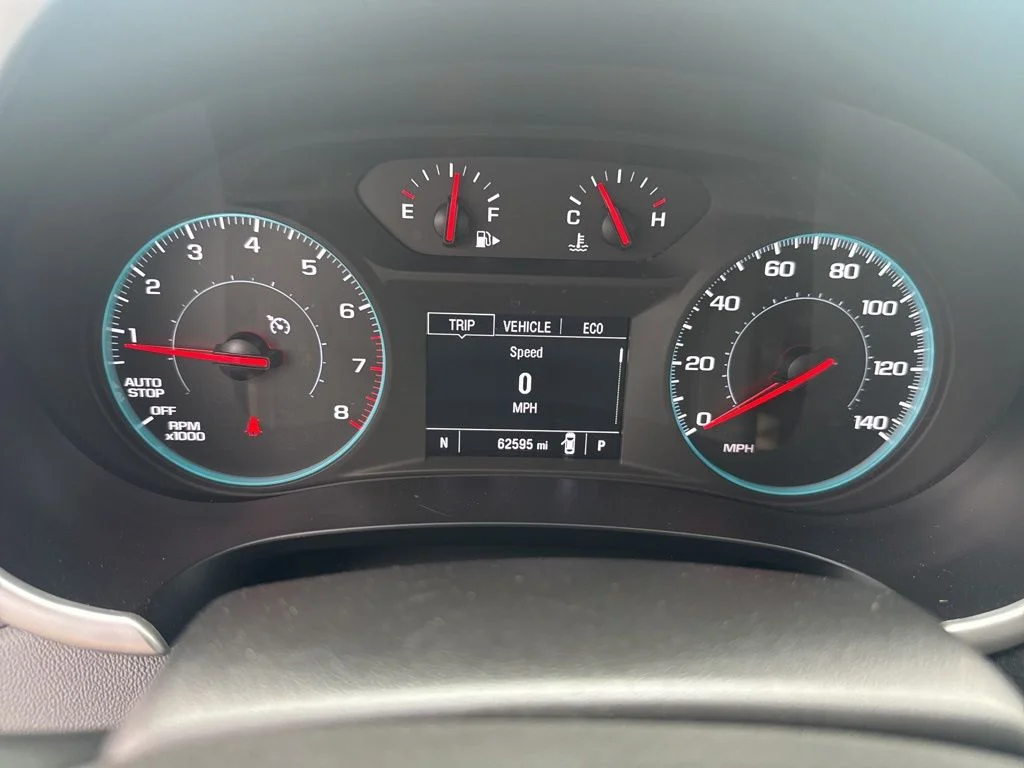 Used 2025 White Chevrolet LT image 32