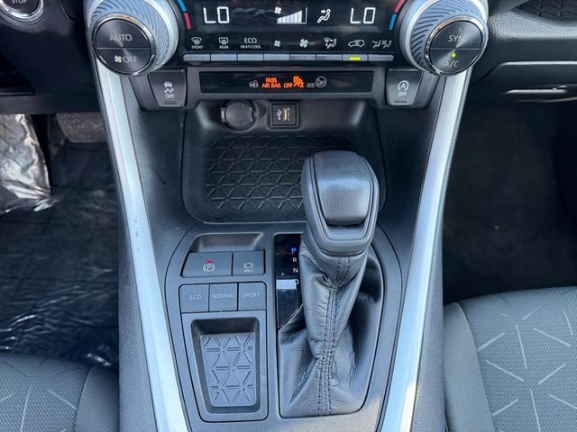 2023 Toyota RAV4 XLE - Photo 12