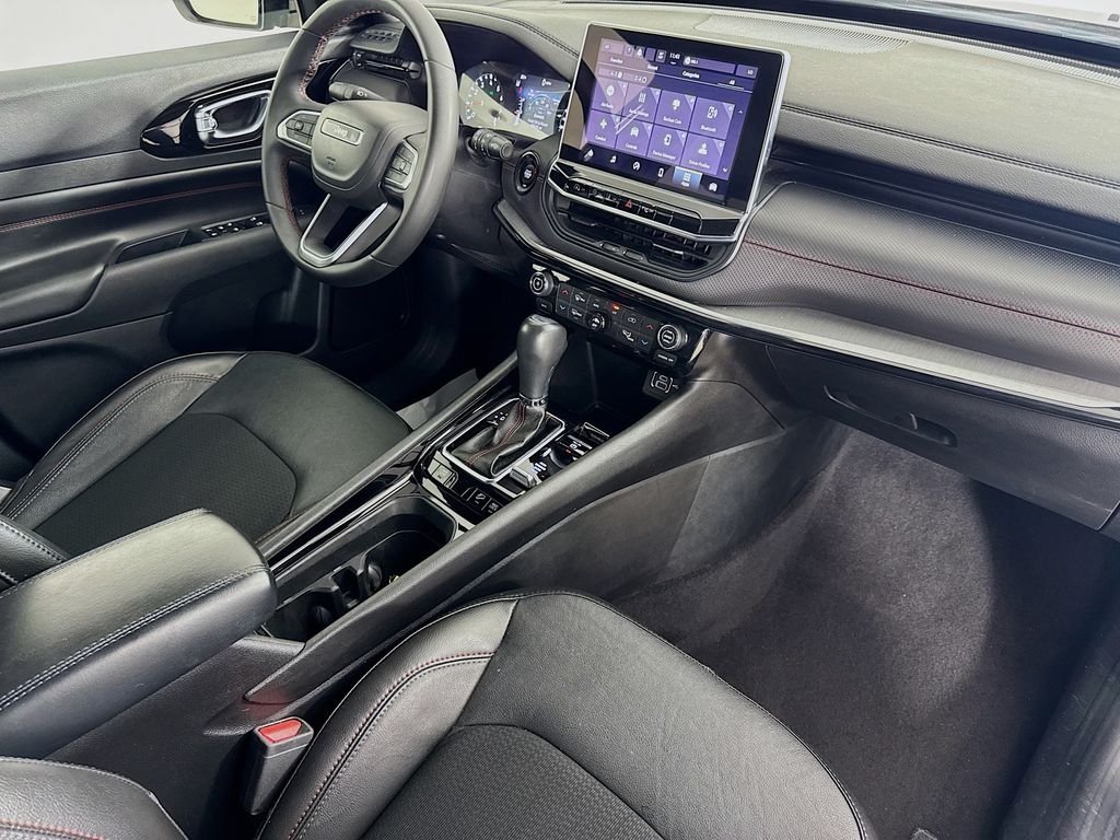 Used 2023 Granite Crystal Metallic Clearcoat Jeep Trailhawk image 34