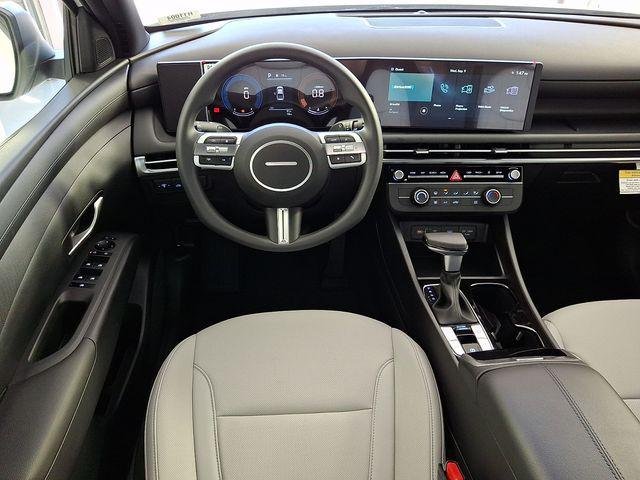 New 2027 White Hyundai SE FWD image 12