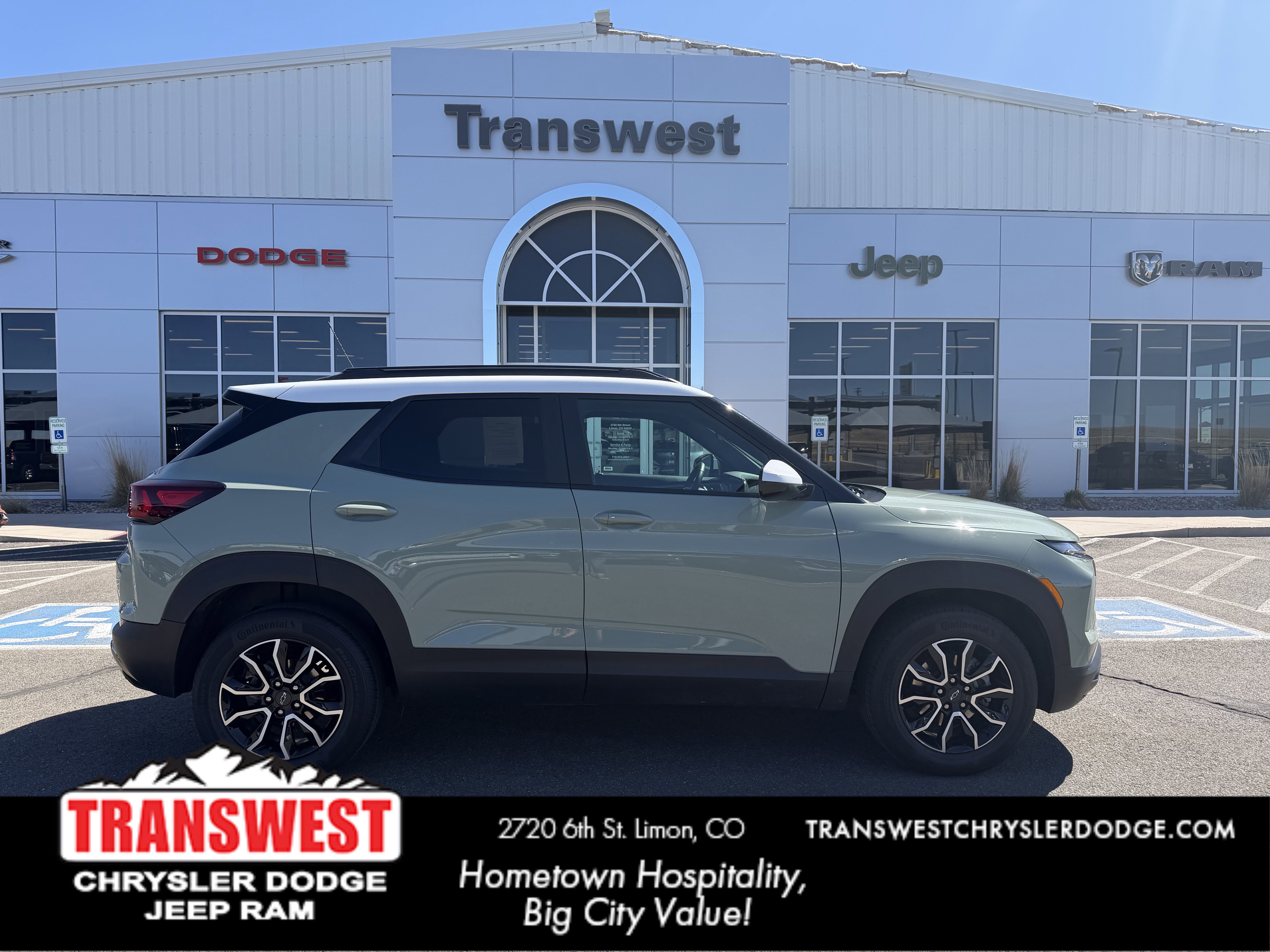 Used 2024 Green Chevrolet ACTIV image 1