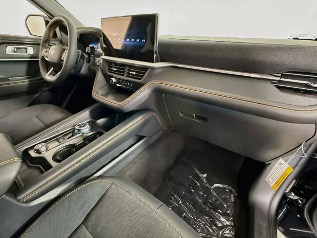 New 2026 Agate Black Metallic Ford Tremor® image 68