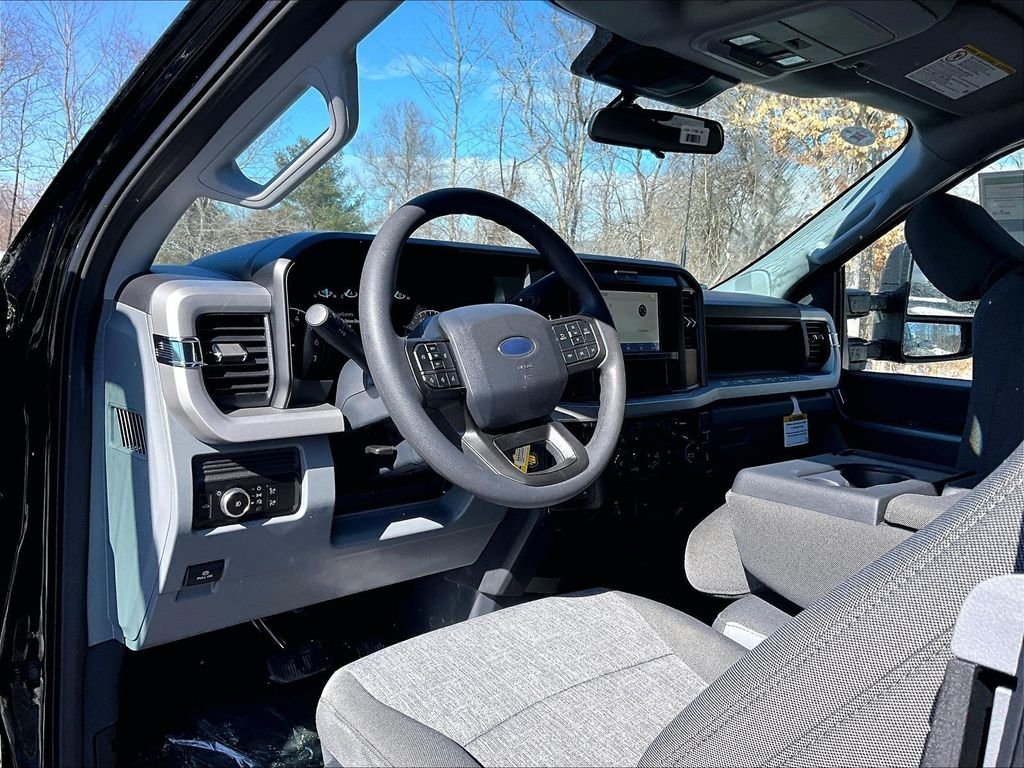 New 2026 Agate Black Metallic Ford XL image 7