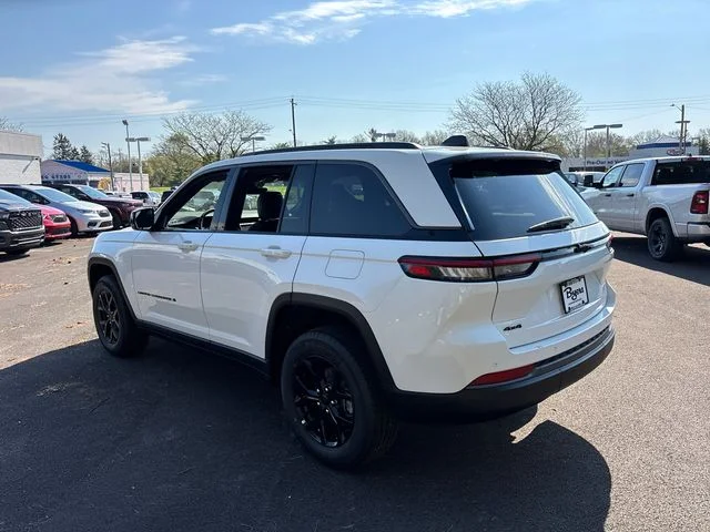 New 2026 Bright White Clear-Coat Exterior Paint Jeep Altitude image 4