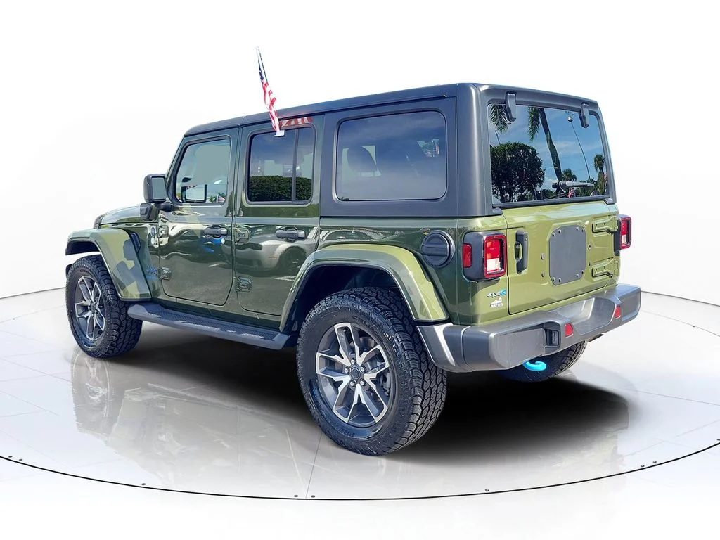 Used 2024 Green Jeep Sport S 4xe image 5
