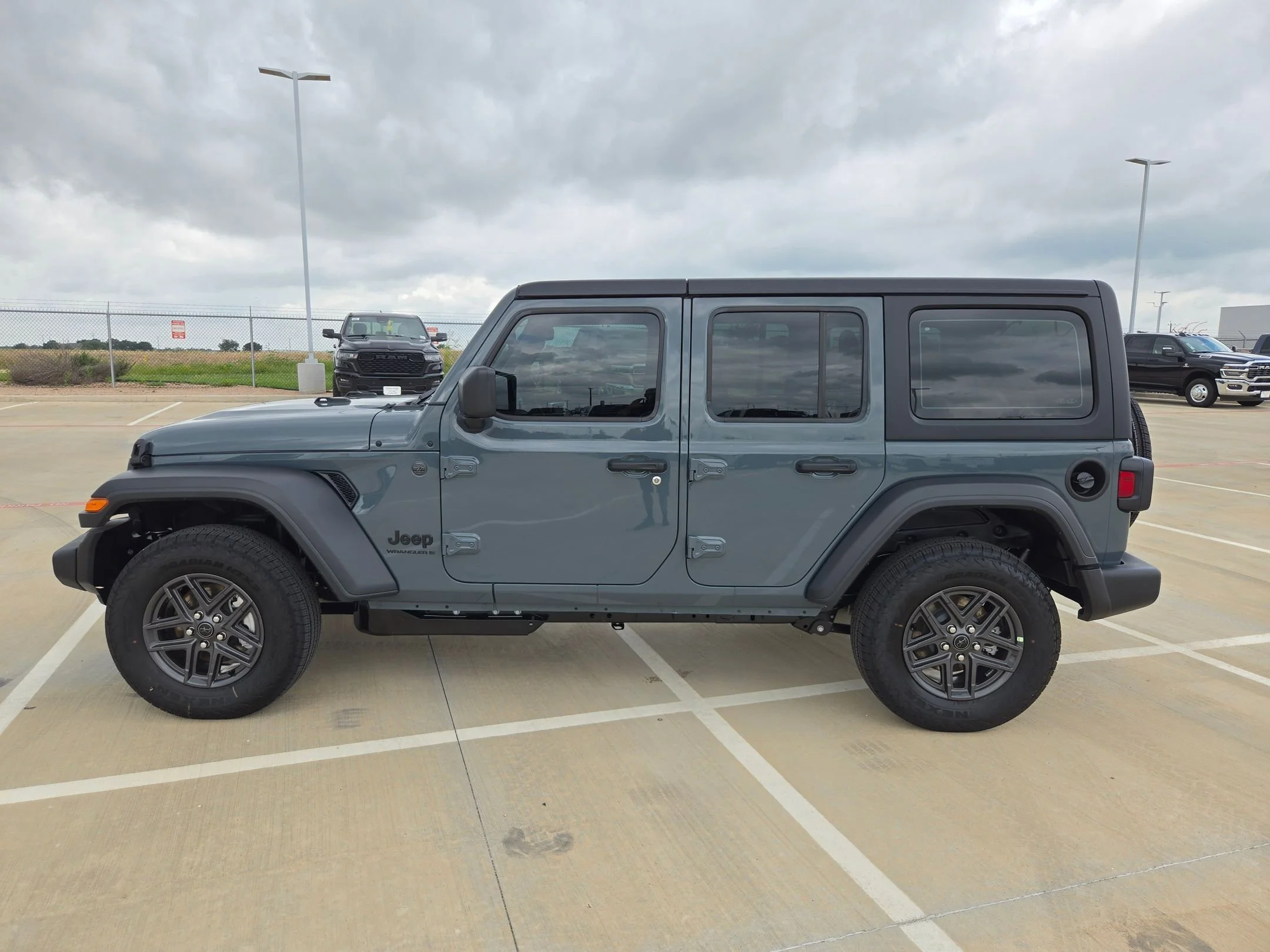New 2026 Anvil Clear-Coat Exterior Paint Jeep Sport image 6
