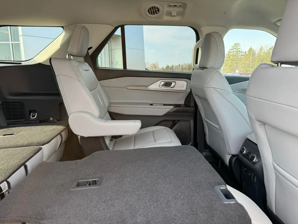 2026 Ford Explorer Active - Photo 15