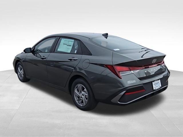 Used 2025 Gray Hyundai SE image 7