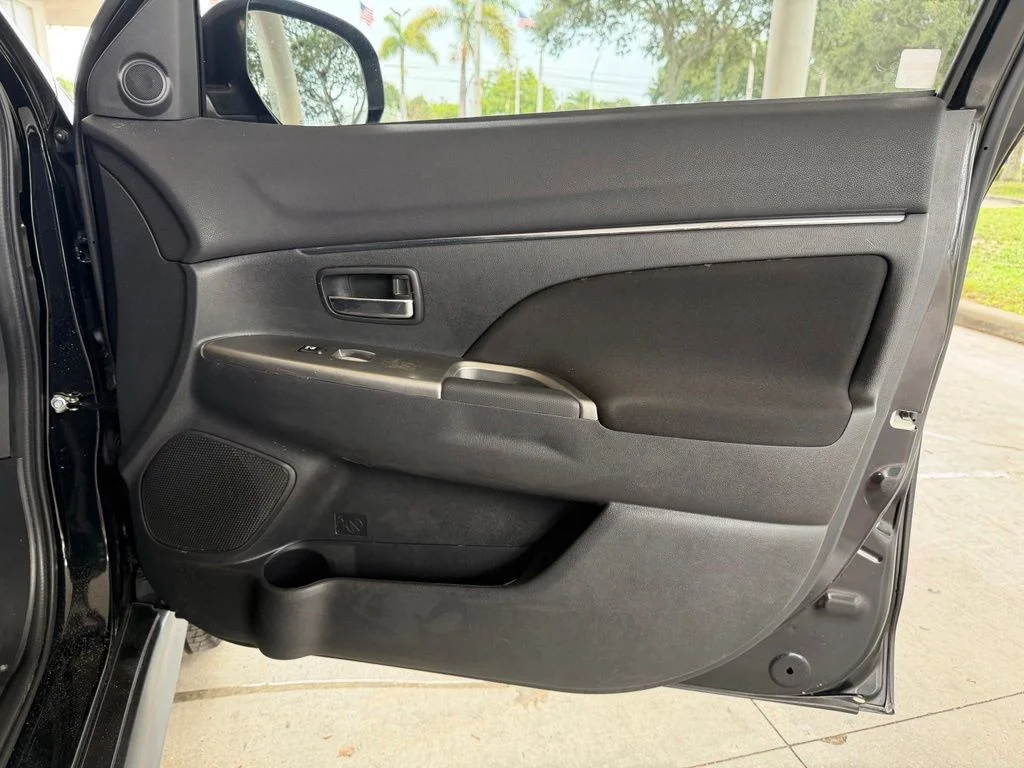 Used 2019 Black Mitsubishi 2.0 SP image 23
