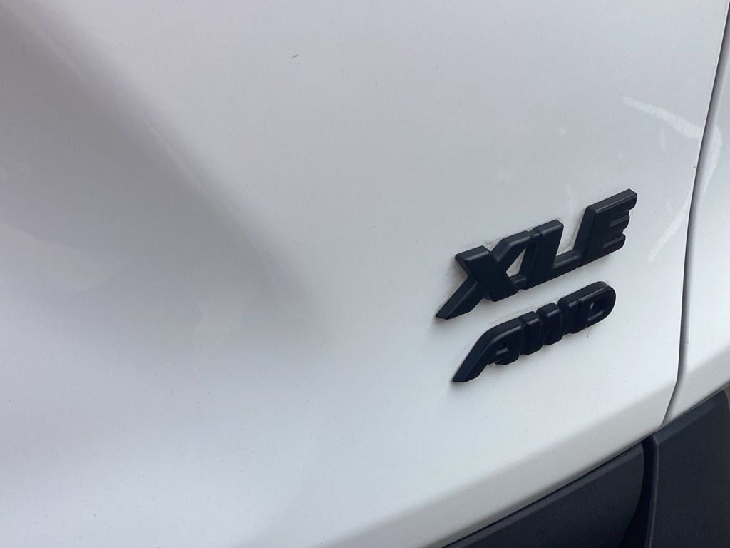 Used 2024 White Toyota XLE image 17