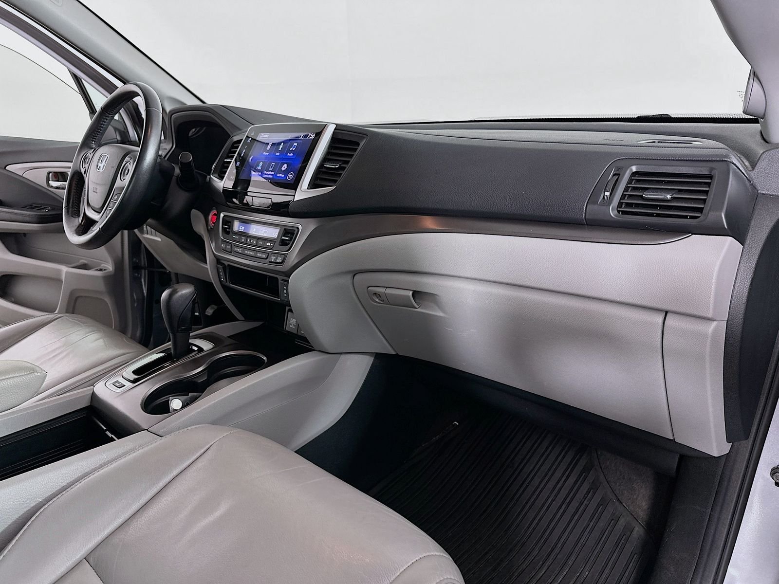 Used 2017 Lunar Silver Metallic Honda EX-L image 30