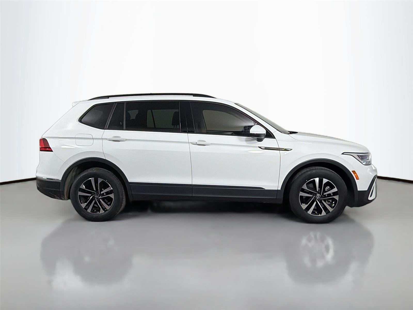 Used 2023 Pure White Volkswagen S image 4