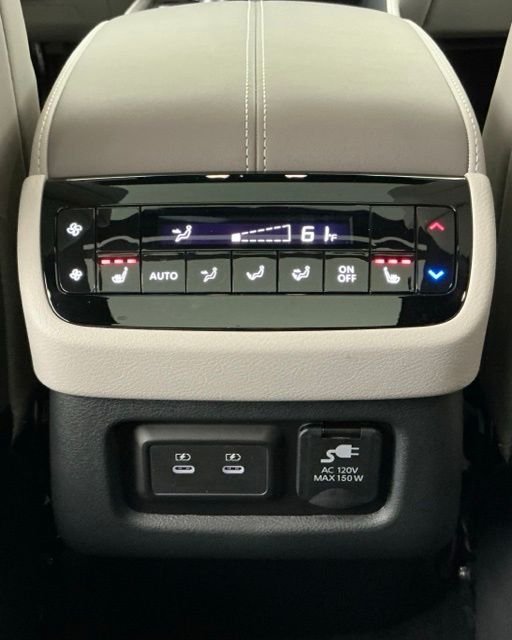 New 2027 2T RAD WHT INFINITI Autograph AWD image 19