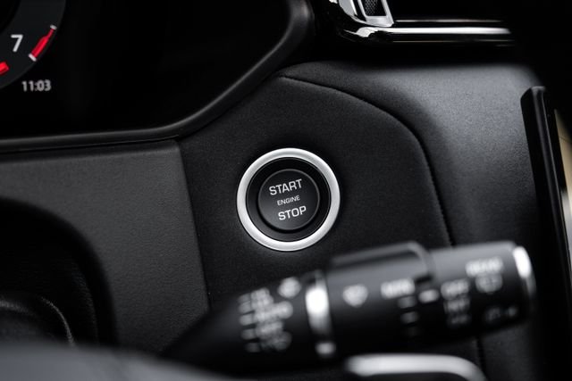 New 2026 Fuji White Land Rover S image 23