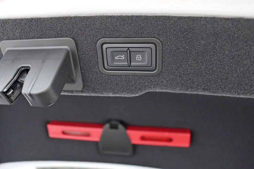 Used 2023 White Audi L 55 image 38