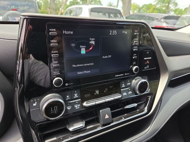 2021 Toyota Highlander XLE - Photo 16
