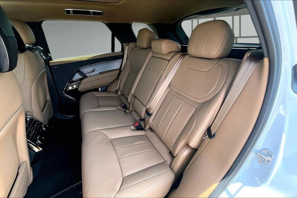 New 2026  Land Rover SE image 10
