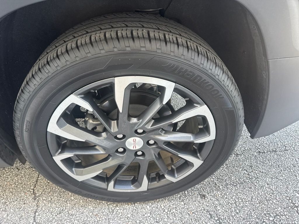 Used 2022  GMC SLT image 9
