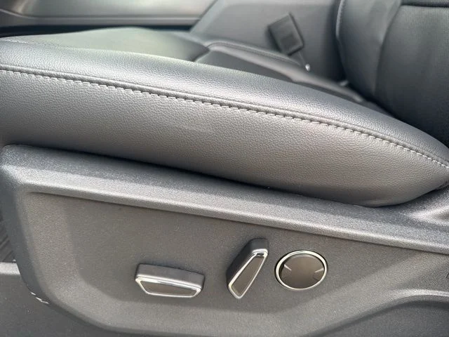 New 2026 Oxford White Ford Lariat® image 51