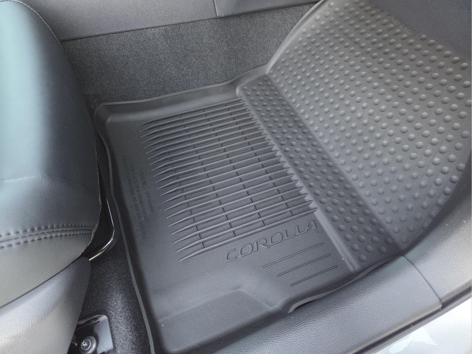 2026 Toyota Corolla XSE - Photo 9