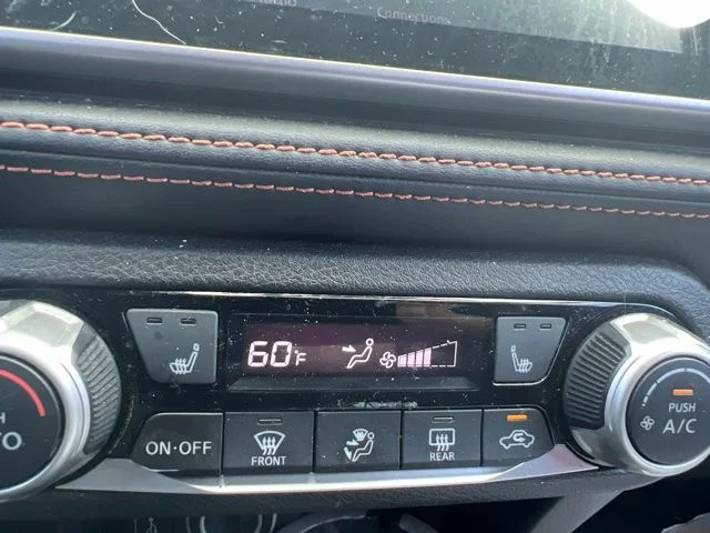 Used 2019 Black Nissan SR image 7