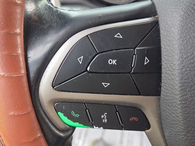 Used 2019 Red Jeep Laredo E image 22