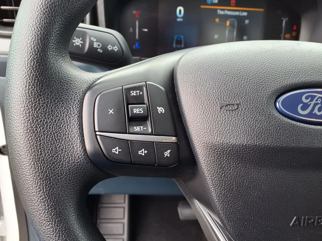 Used 2025 White Ford XL image 9