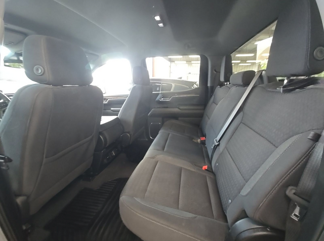 Used 2025 Gray Chevrolet LT image 7