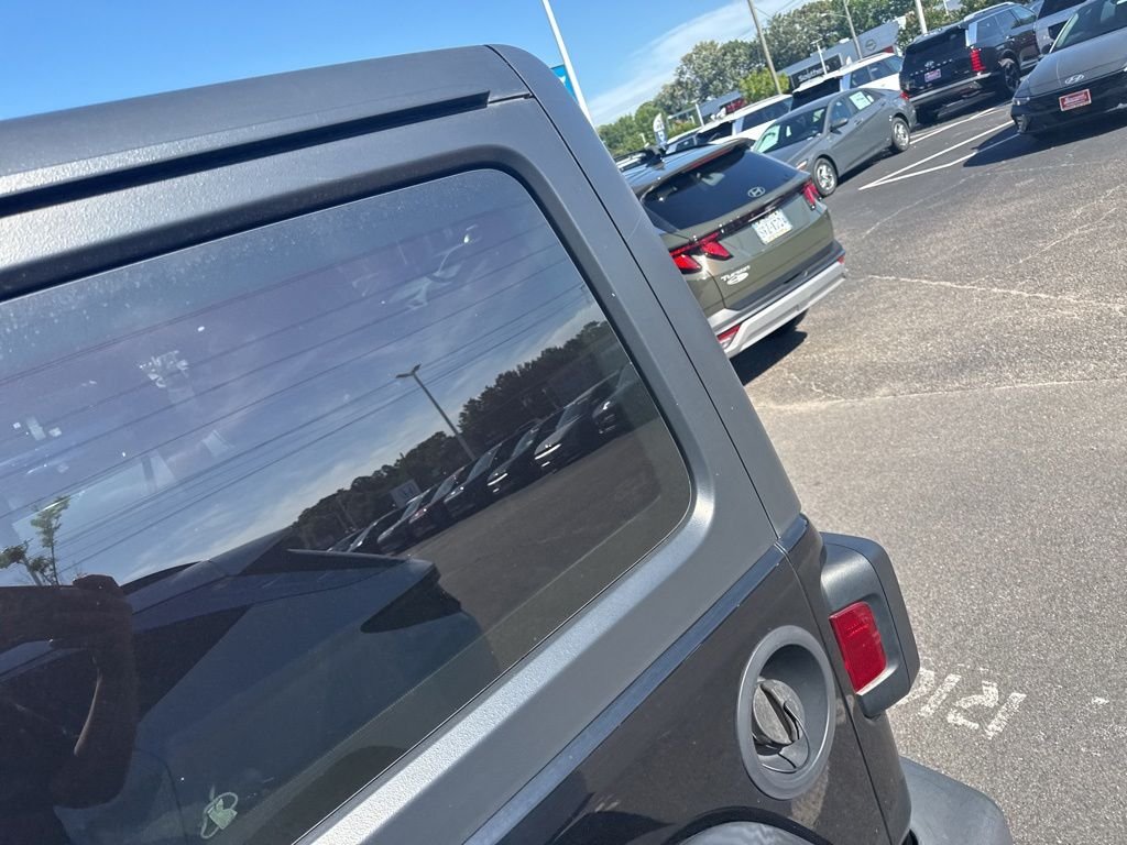 Used 2018 Black Jeep Sport S image 11