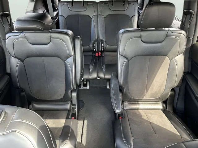 Used 2023 White Jeep Altitude image 31
