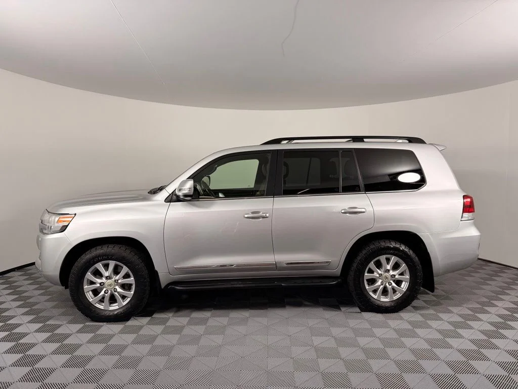 Used 2016 Silver Toyota Base image 7