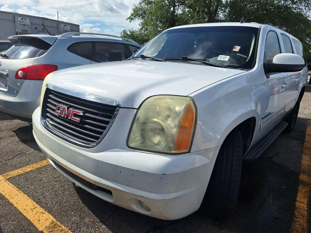 2011 GMC Yukon 2WD 1/2 Ton SLT (4SA)'s photo