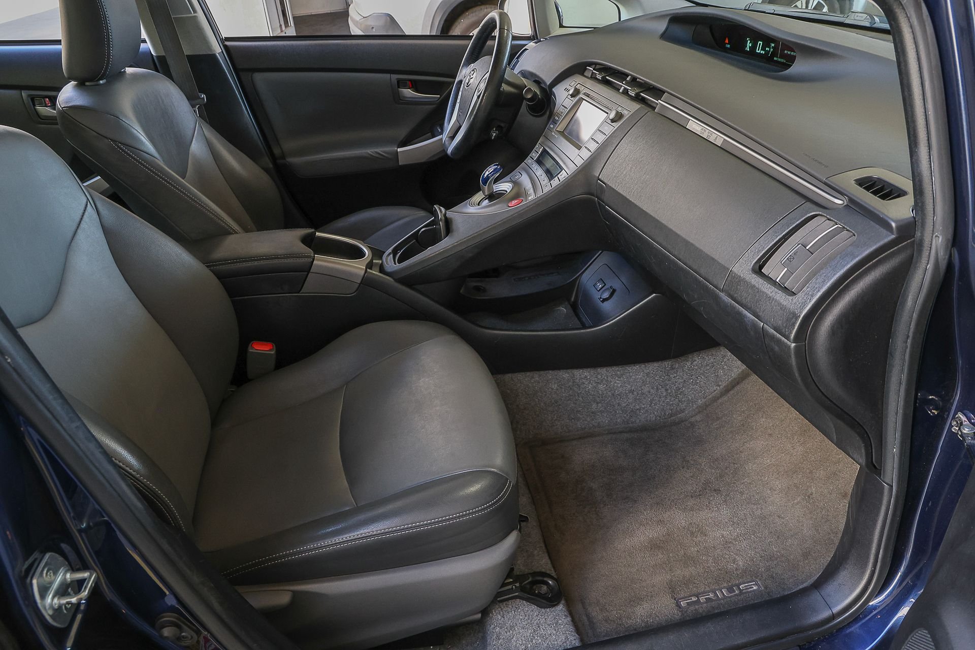 Used 2015 Blue Toyota Four image 30