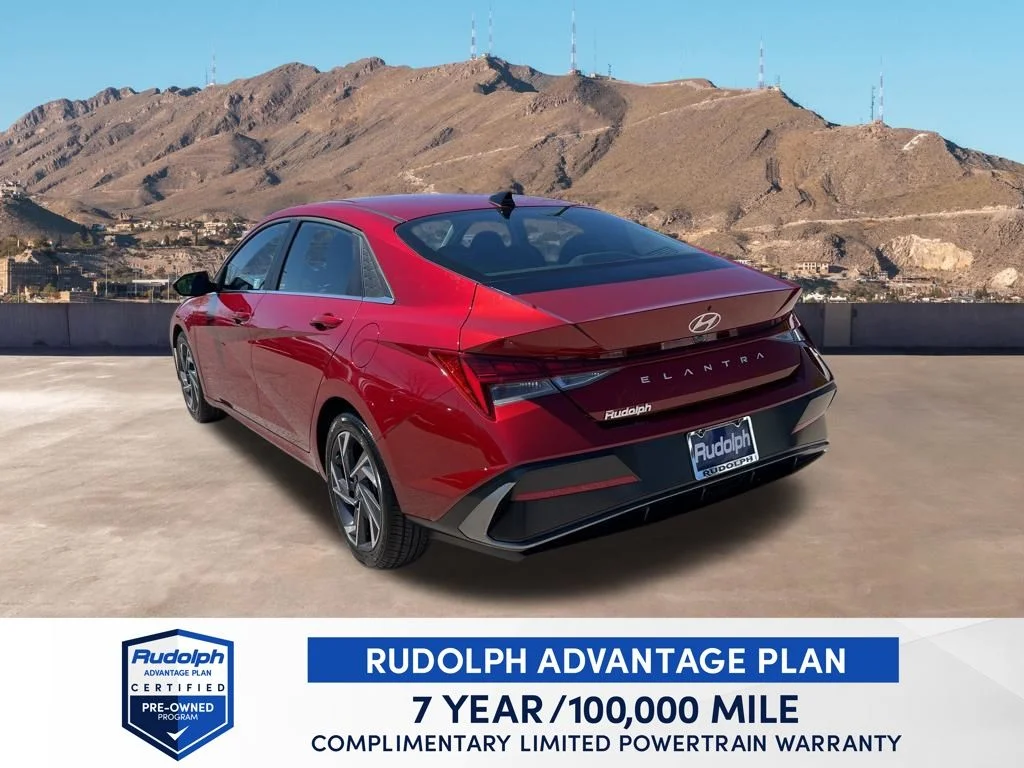 Used 2025 Red Hyundai SEL Convenience image 4
