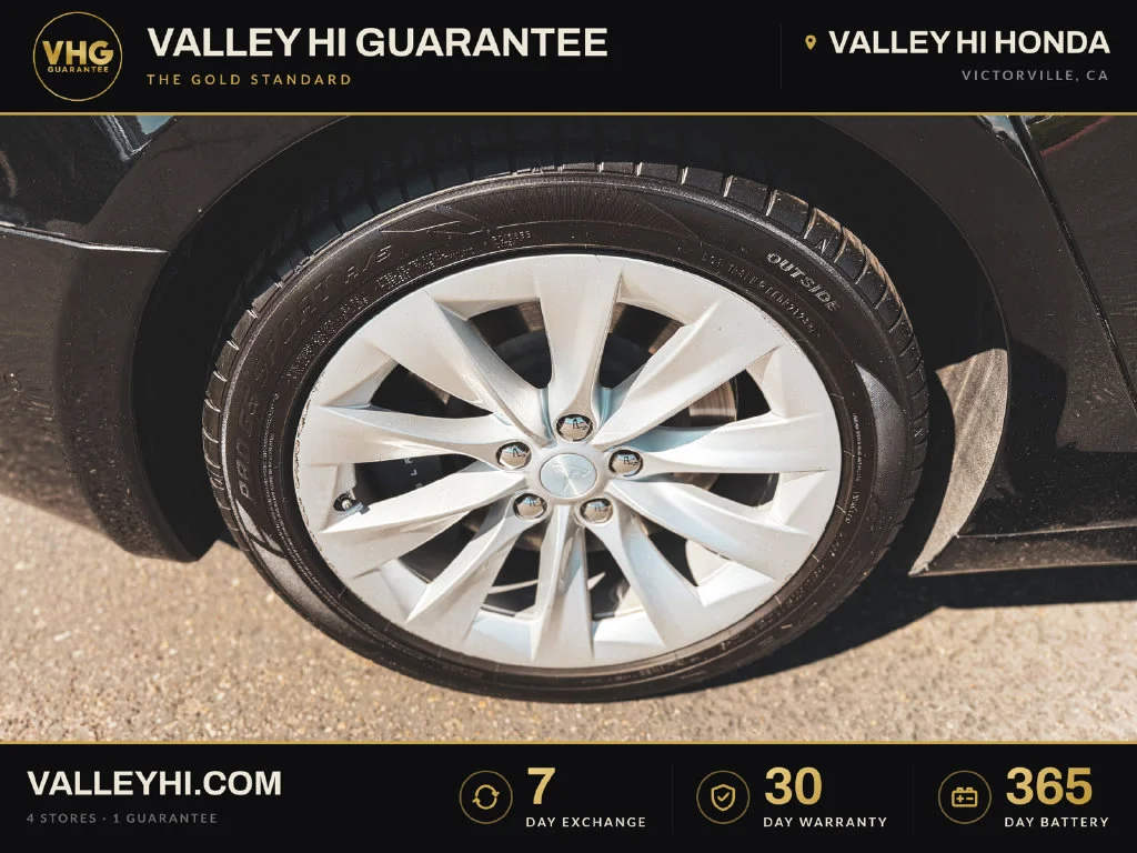 Used 2018  Tesla  image 12