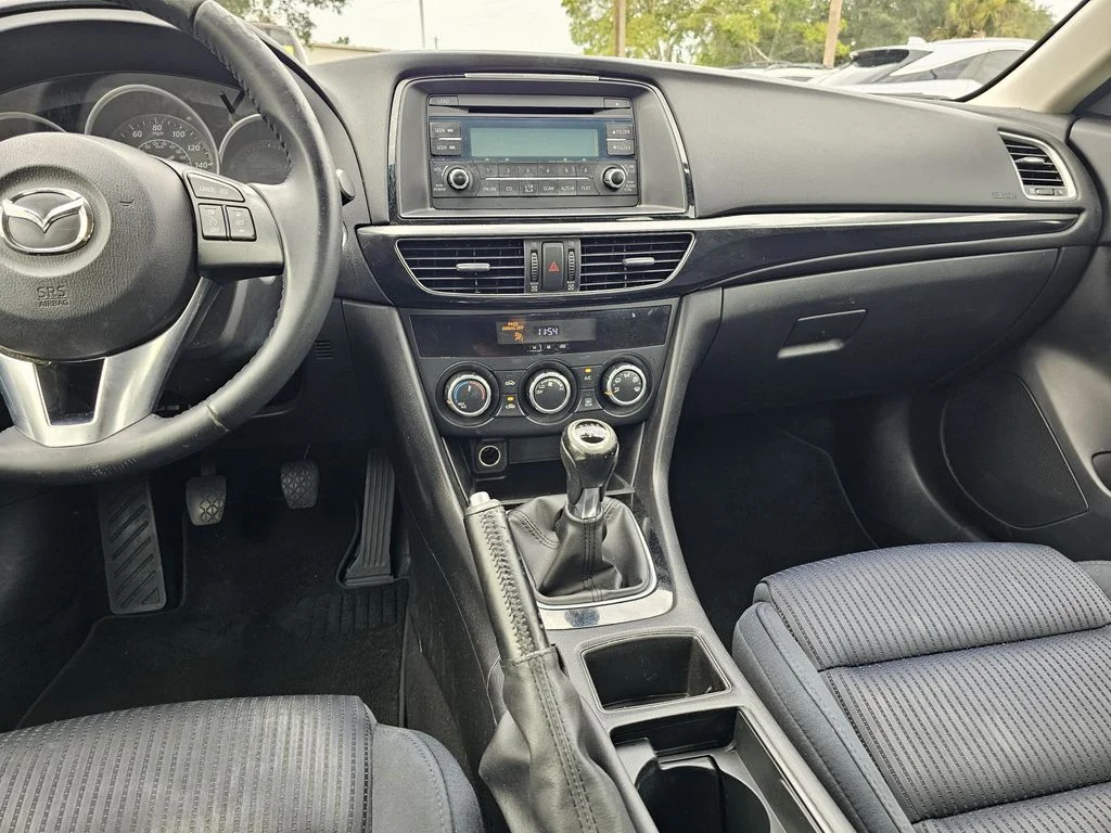 Used 2015 Red Mazda i Sport image 13