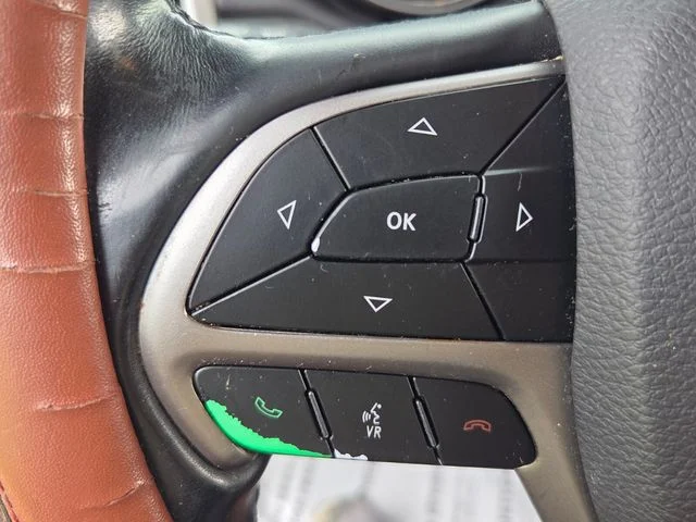 Used 2019 Red Jeep Laredo E image 22