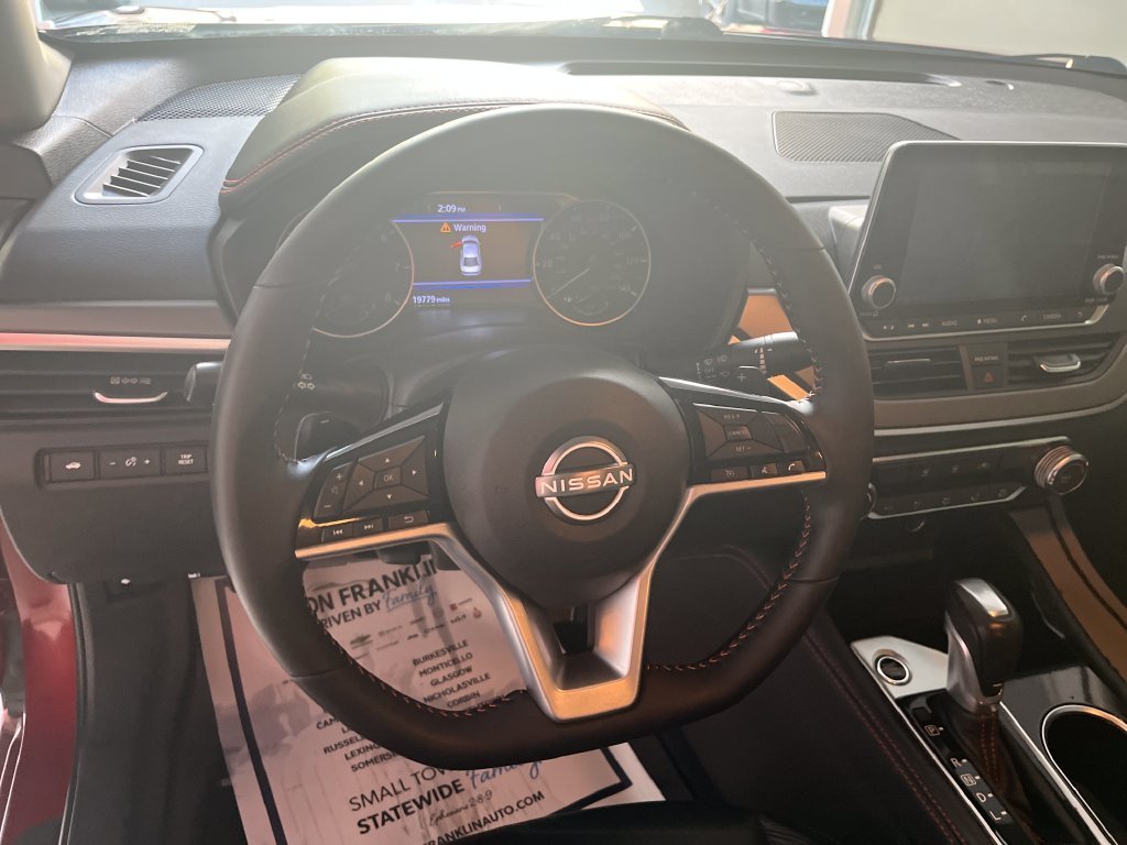 Used 2025 Red Nissan 2.5 SR image 16