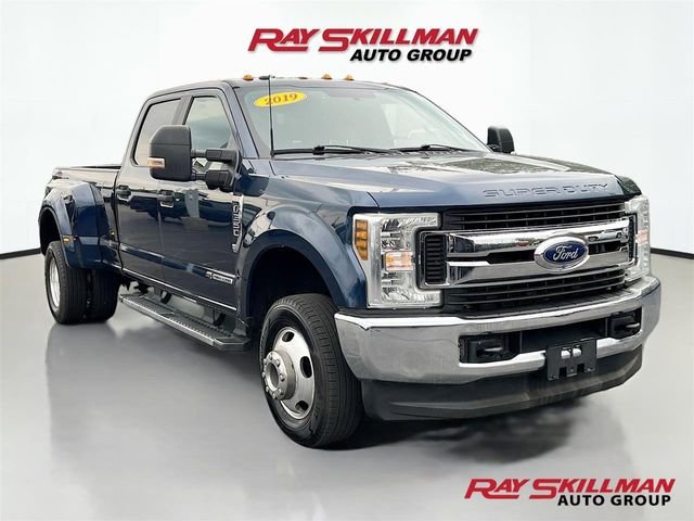 2019 Ford F-350 XL 4x4 Crew Cab 8' Box DRW's photo