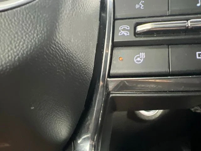 Used 2025 Silver GMC Elevation image 28