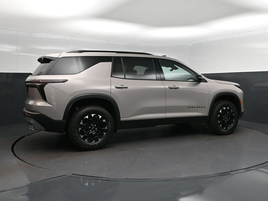 2027 Chevrolet Traverse Z71 - Photo 8