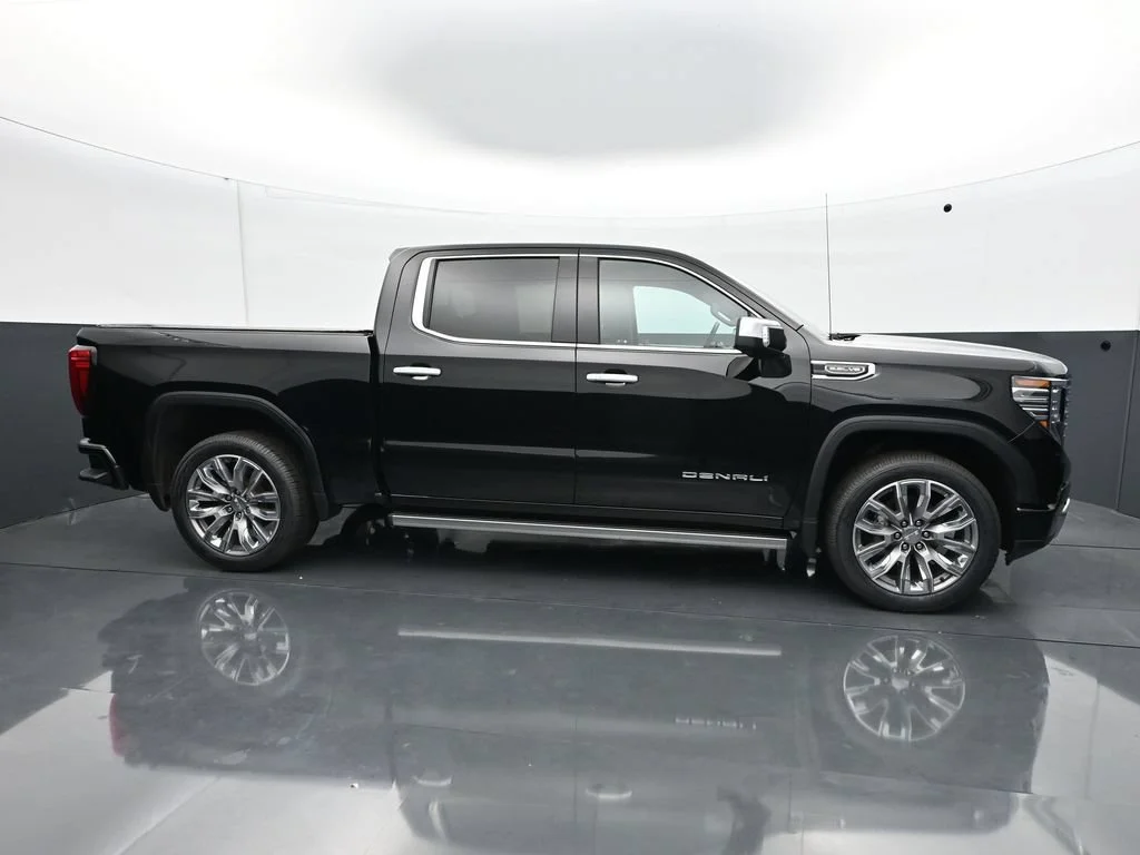 Used 2024 Onyx Black GMC Denali image 8
